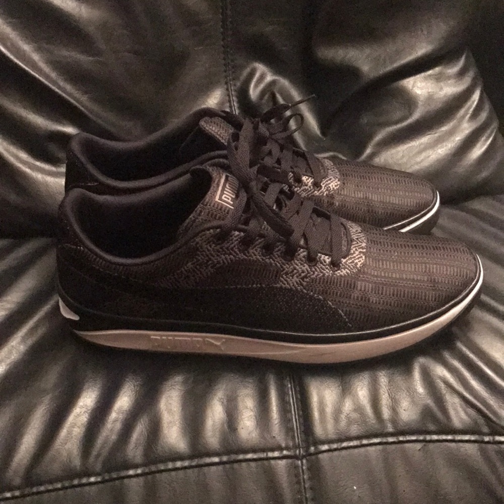 Men's Black and grey pumas